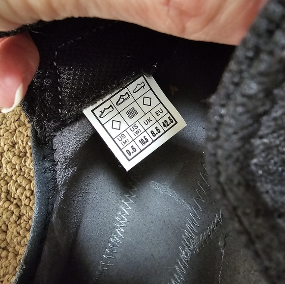 Evolv womens 9.5 climbing shoes - Picture 4 of 4